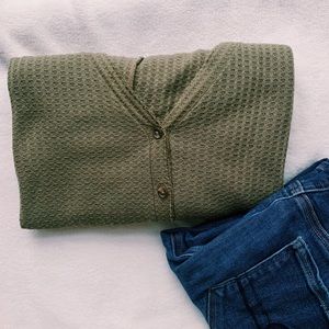 ARMY GREEN BUTTON UP TOP WITH TIED KNOT